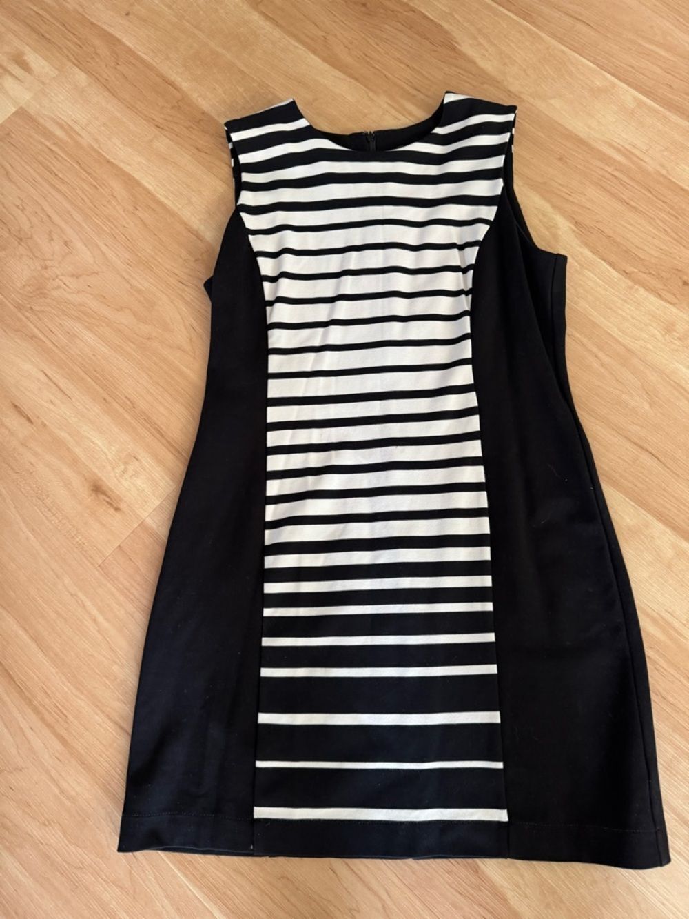 NWOT J. McLaughlin Black & White Striped Ponte Paneled Shift Dress Size L